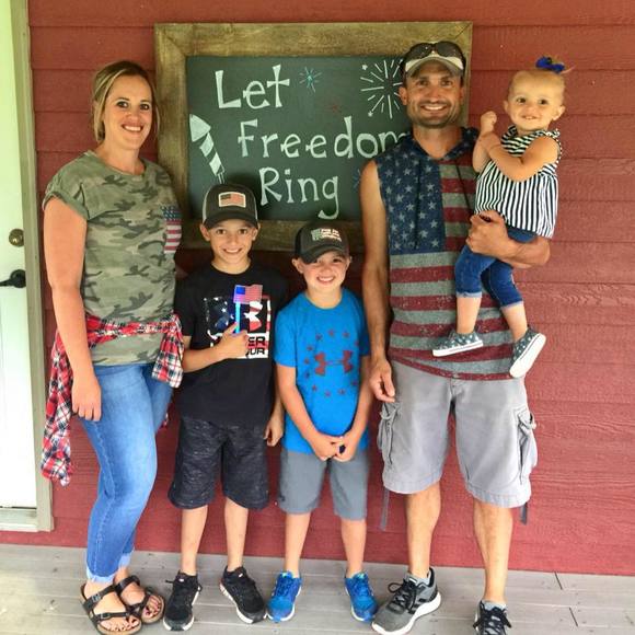 Meet your Posher, Sara - Picture 1 of 1